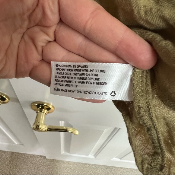 Universal Thread Green Linen Button Down - Picture 4 of 4